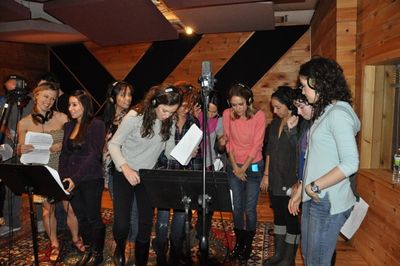 Adrienne Jean Fisher, Natalie Gallo, Catherine Ricafort,  Liana Hunt, Allyson Carr, L Photo