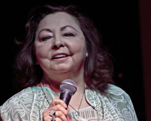 Mimi Hines Photo
