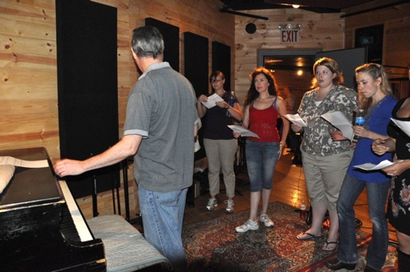 Photo Coverage: THE PHANTOM OF THE OPERA Sings for 'Carols For A Cure'  Image