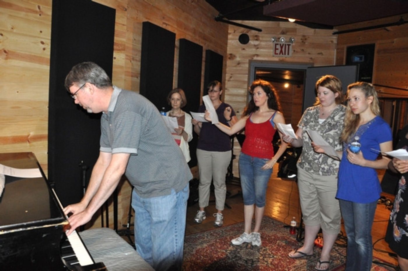 Photo Coverage: THE PHANTOM OF THE OPERA Sings for 'Carols For A Cure'  Image