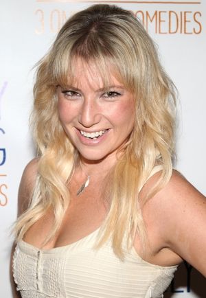 Ari Graynor  Photo