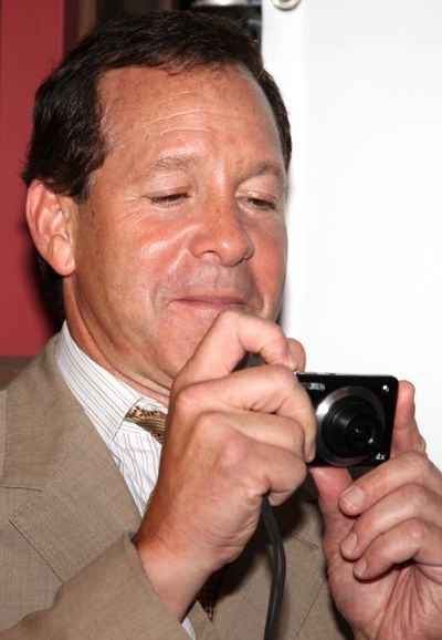 Steve Guttenberg  Photo