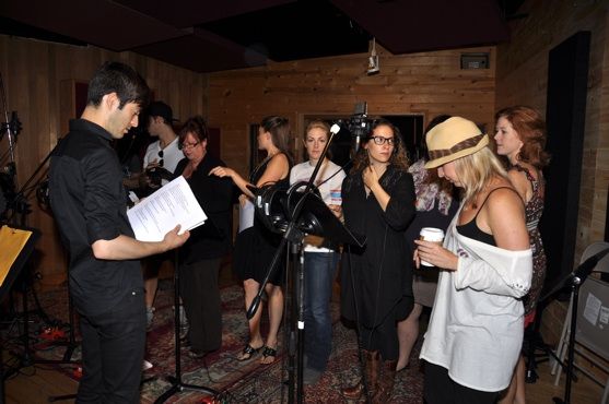 Photo Coverage: WICKED Sings for 'Carols For A Cure' — photo 11 of 16