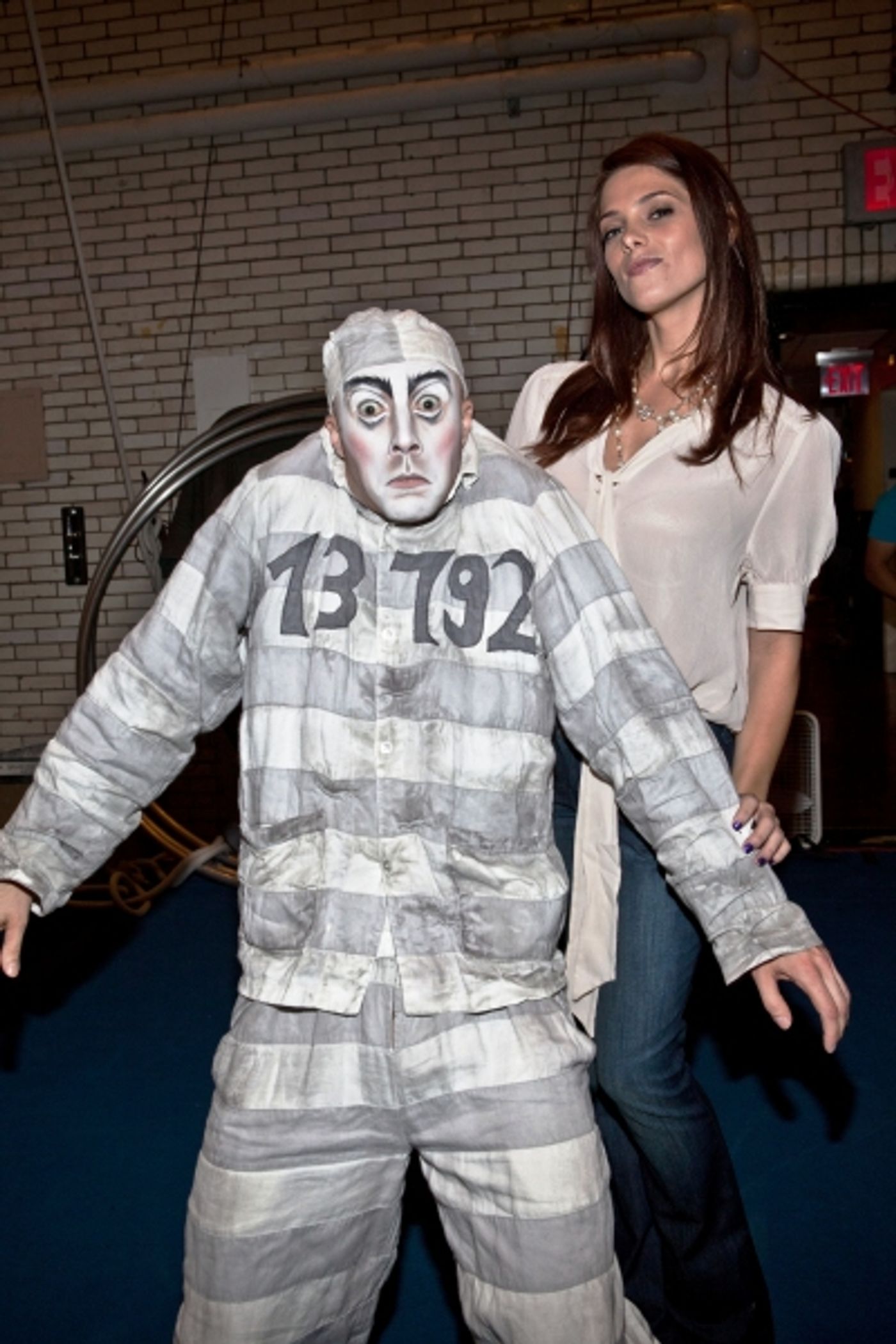 Photo Coverage: TWILIGHT's Ashley Greene Visits ZARKANA  Image