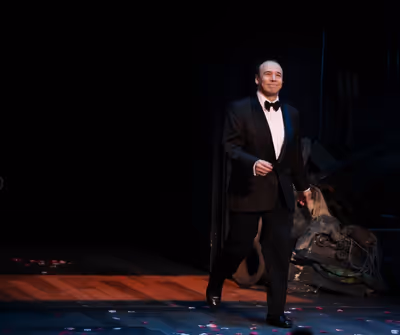 Danny Burstein  Photo