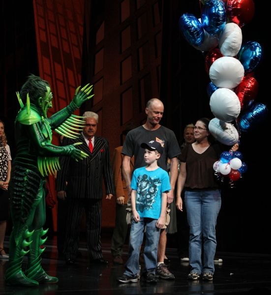 Photo Coverage: SPIDER-MAN Welcomes 500,000th Audience Member — photo 31 of 32