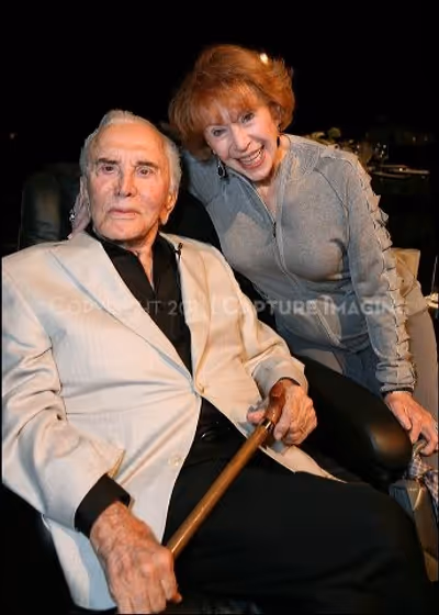 Kirk Douglas (L) and Brindell Gottlieb 
 Photo