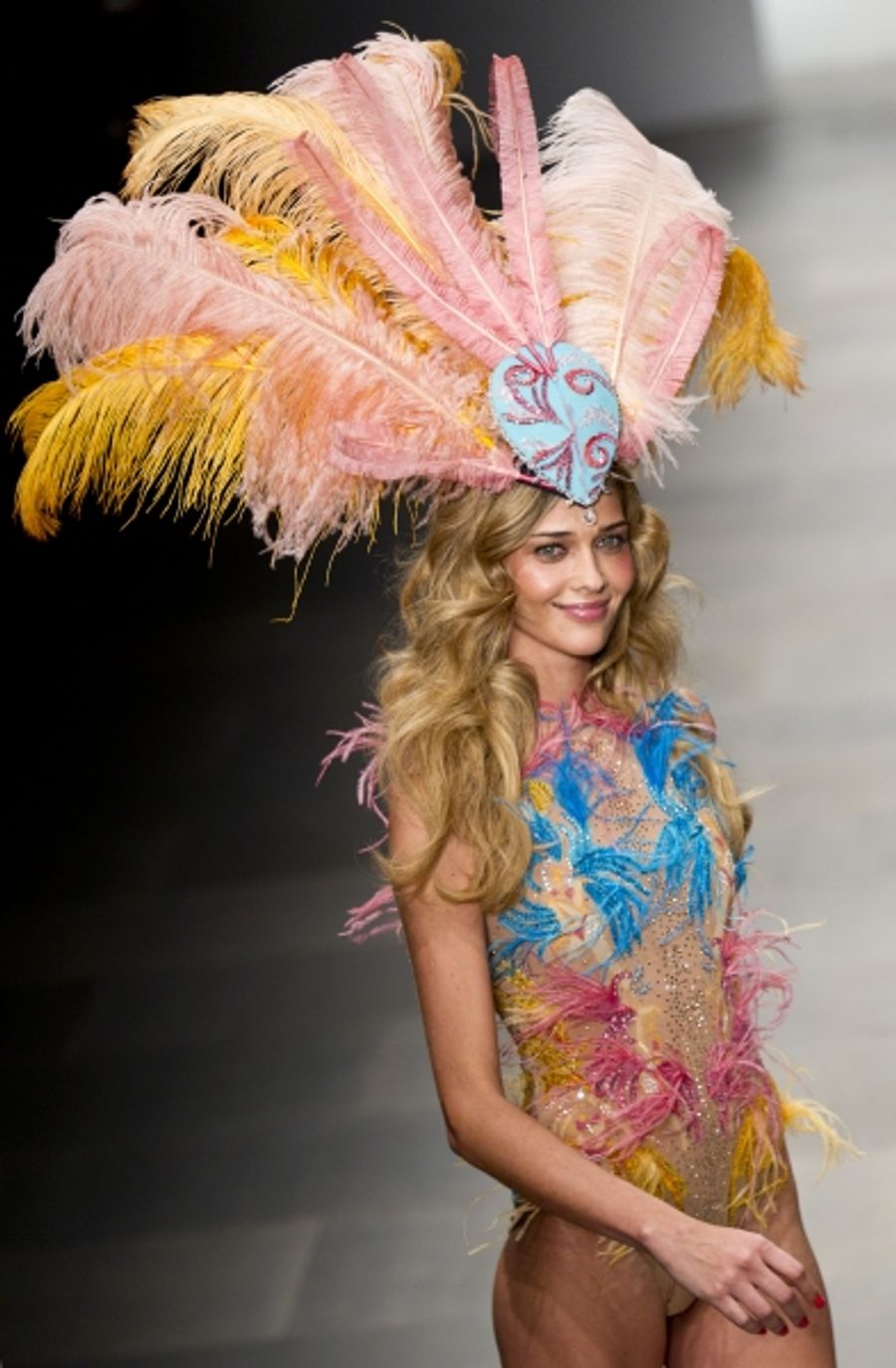 Photo Flash: ISSA London Fashion Show Image