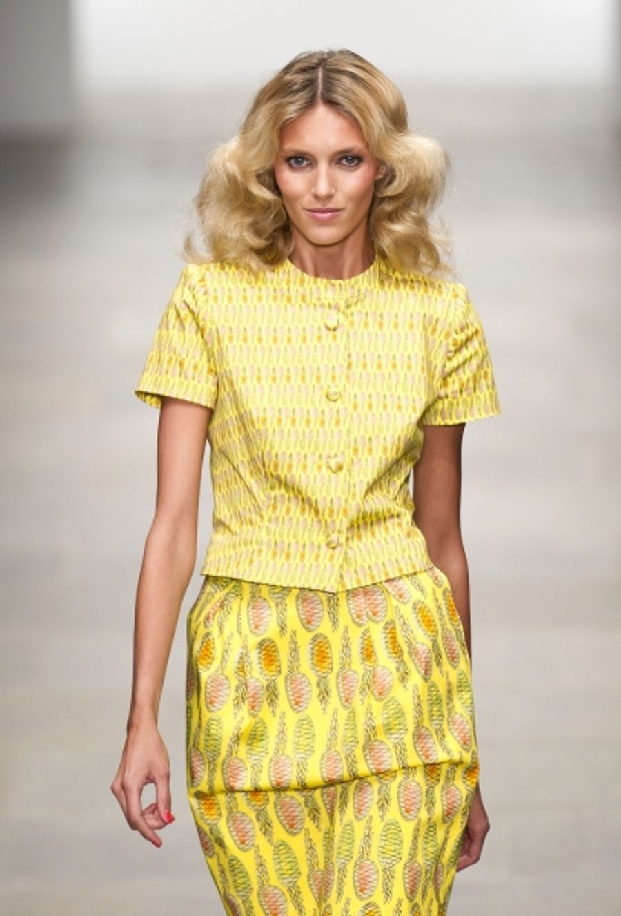 Photo Flash: ISSA London Fashion Show Image