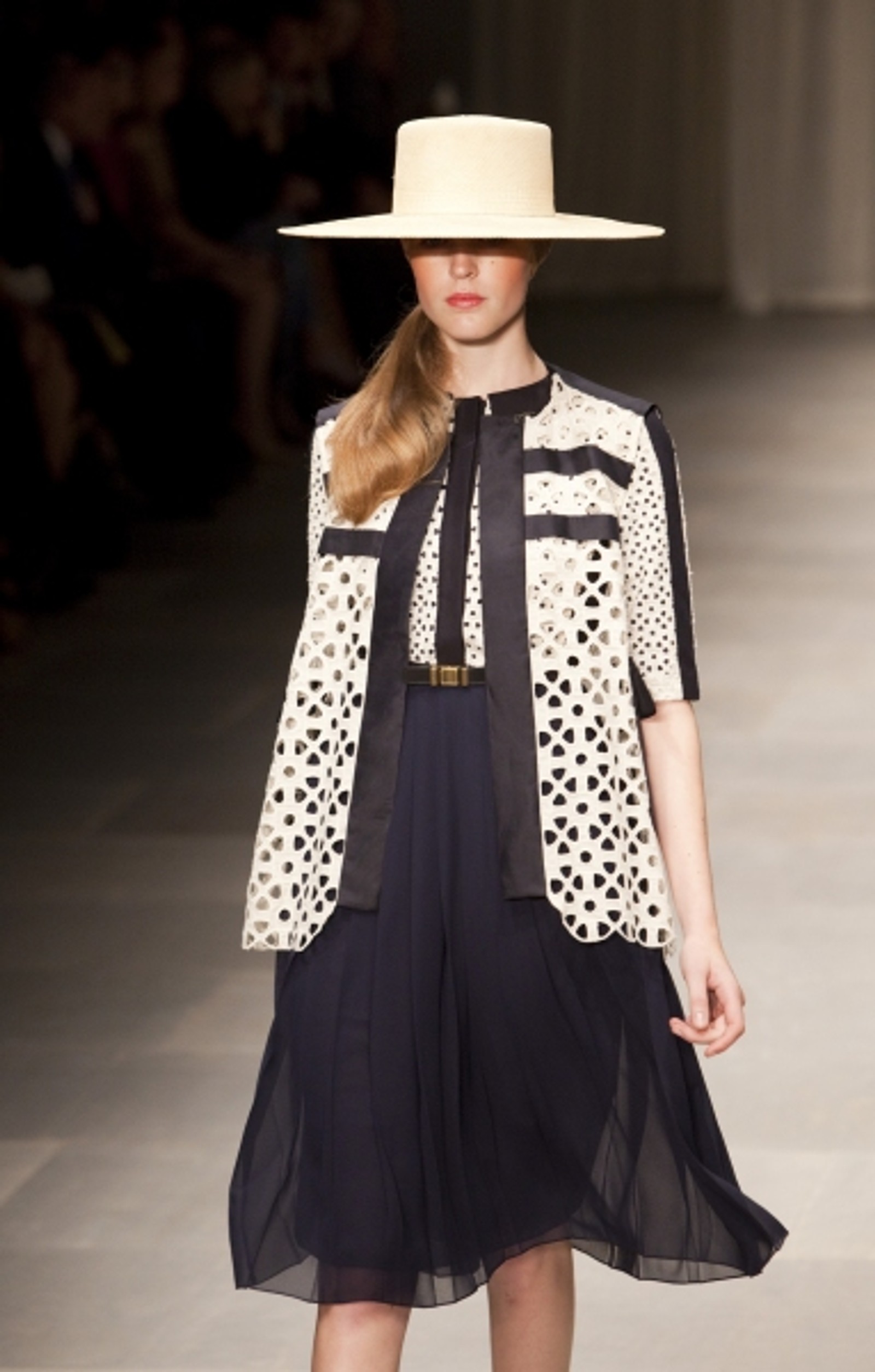Photo Flash: Jaeger London Fashion Show — photo 2 of 5