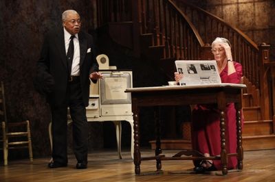 Vanessa Redgrave (Daisy Werthan) James Earl Jones (Hoke Coleburn)
 Photo