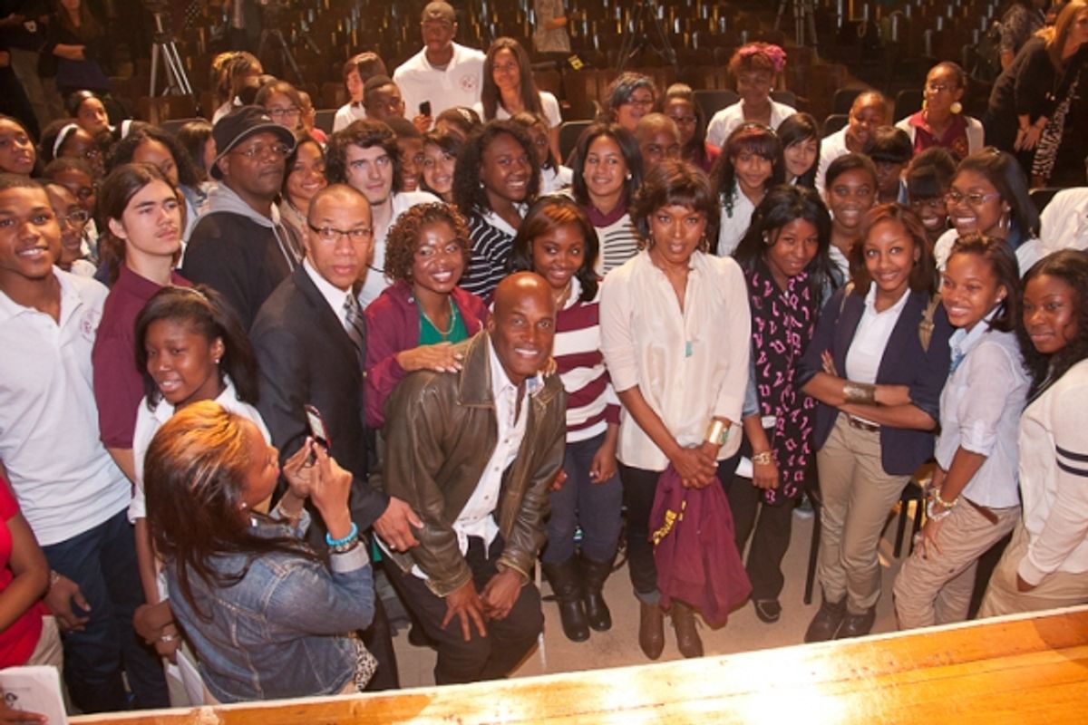 Samuel L. Jackson, Angela Bassett, Kenny Leon, and Katori all with the students of Brooklyn High School of the Arts at 