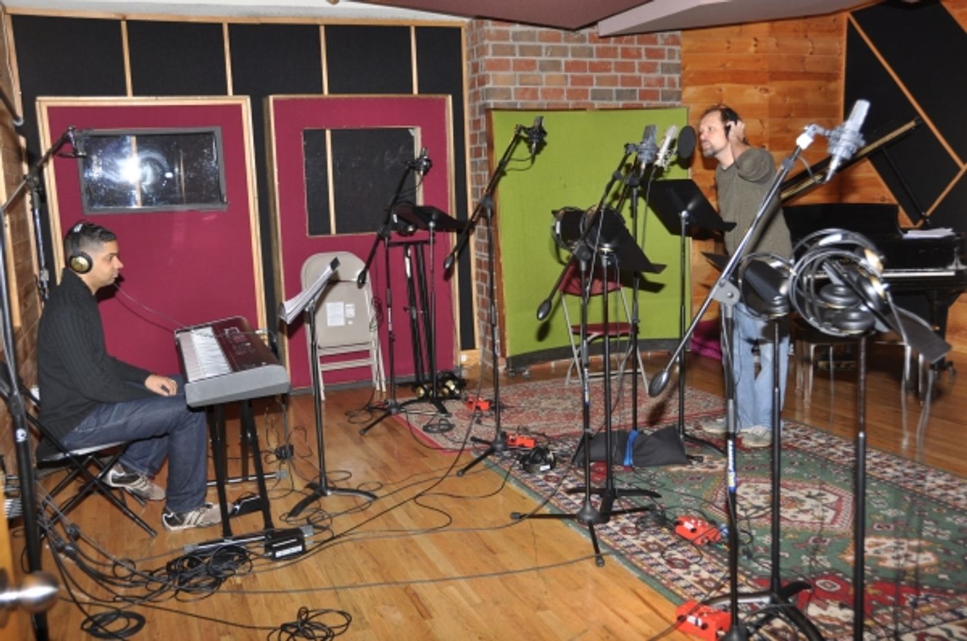 Photo Coverage: Hugh Panaro and Jim Stanek Sing for 'Carols For A Cure'  Image