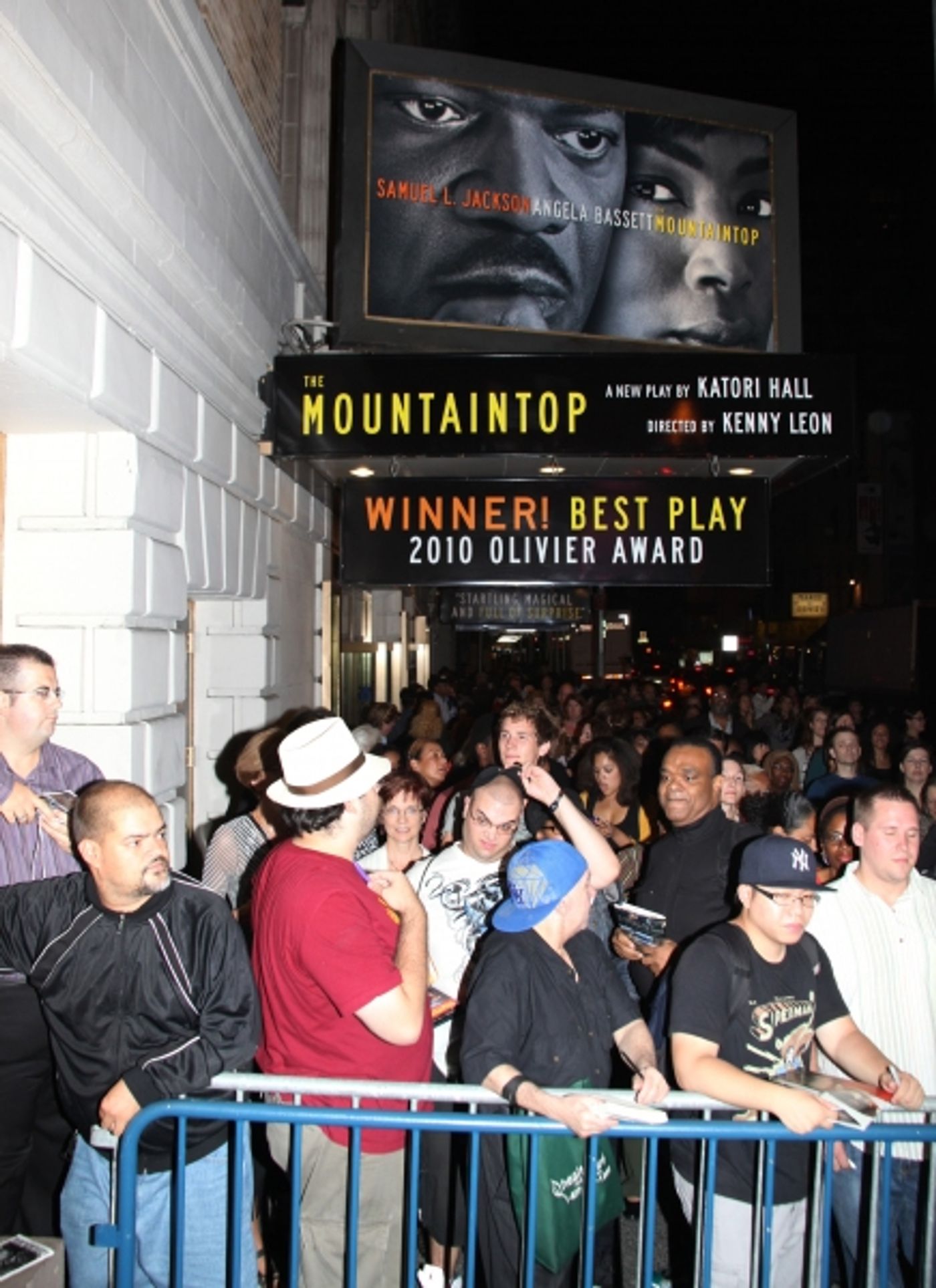 Photo Coverage: Samuel L. Jackson & Angela Bassett Greet Fans Following Premiere Performance of THE MOUNTAINTOP  Image