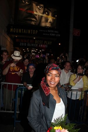 Angela Bassett  Photo