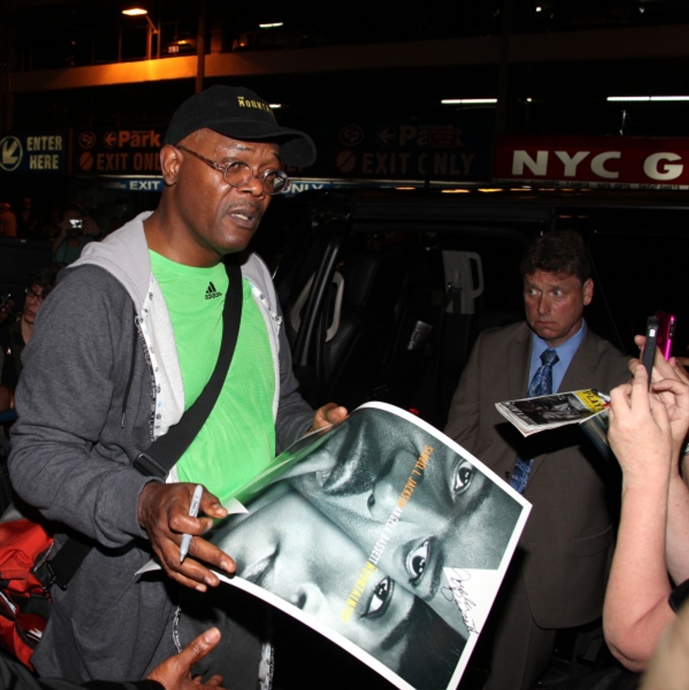 Photo Coverage: Samuel L. Jackson & Angela Bassett Greet Fans Following Premiere Performance of THE MOUNTAINTOP  Image