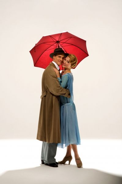 Photo Flash: SINGIN’ IN THE RAIN At The Palace Theatre  Image