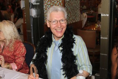 Tony Sheldon Photo
