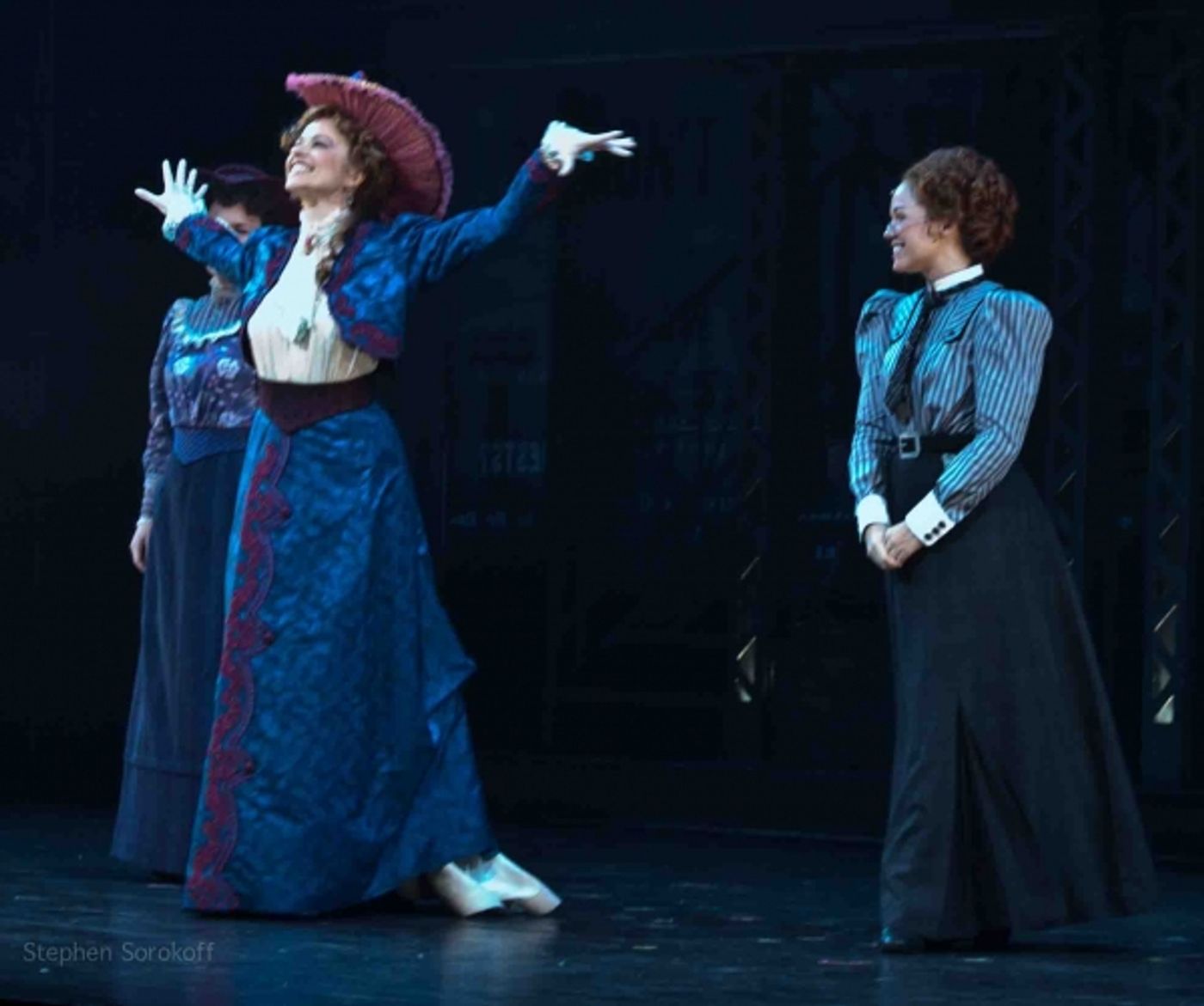 Photo Coverage: NEWSIES Opening Night Curtain Call!  Image