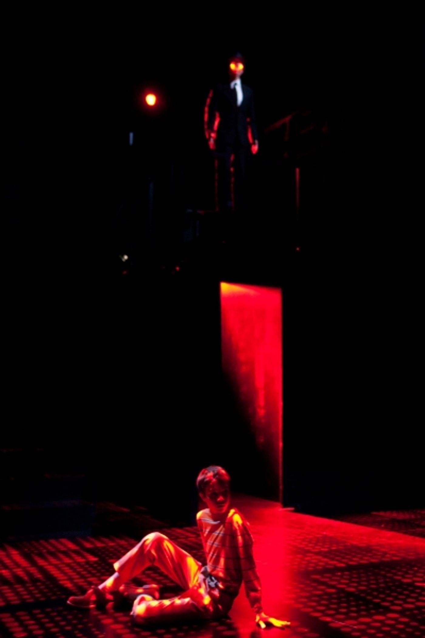 Photo Flash: Children's Theatre Company Presents A WRINKLE IN TIME Photo Flash: Children's Theatre Company Presents A WRINKLE IN TIME Image