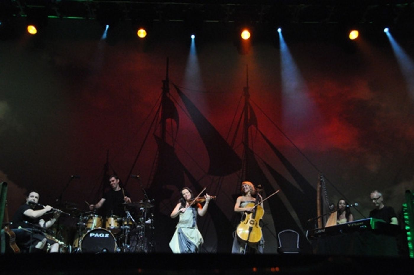 Photo Coverage: Celtic Thunder Plays The Beacon  Image