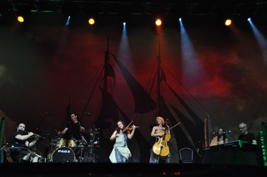 Photo Coverage: Celtic Thunder Plays The Beacon Image