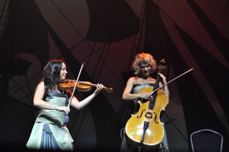 Photo Coverage: Celtic Thunder Plays The Beacon Image