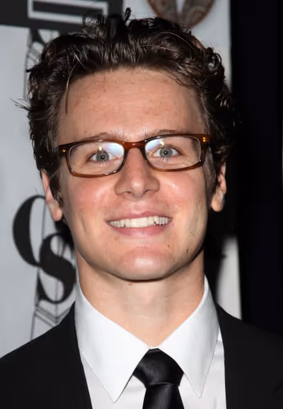 Jonathan Groff  Photo
