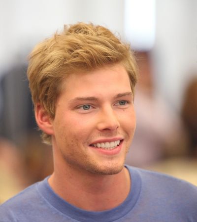 Hunter Parrish  Photo