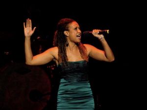 Tracie Thoms Photo