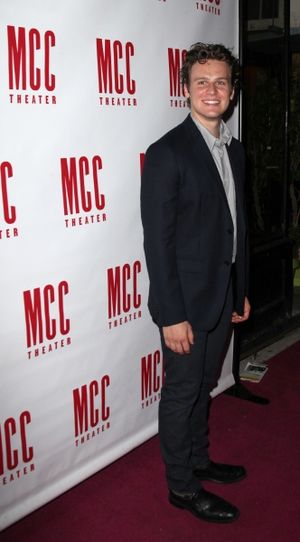 Jonathan Groff  Photo