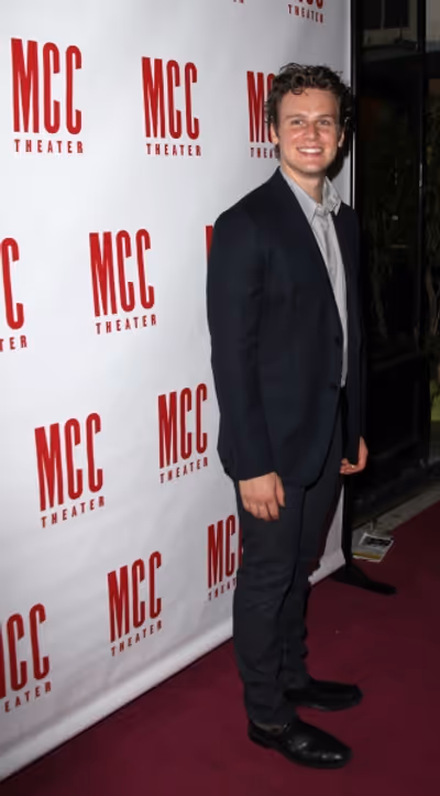 Jonathan Groff  Photo