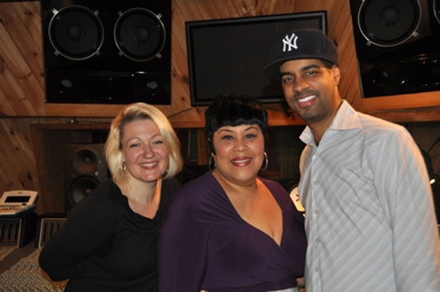 Photo Coverage: Martha Wash  Joins PRISCILLA Cast for 'Carols for a Cure' Album  Image