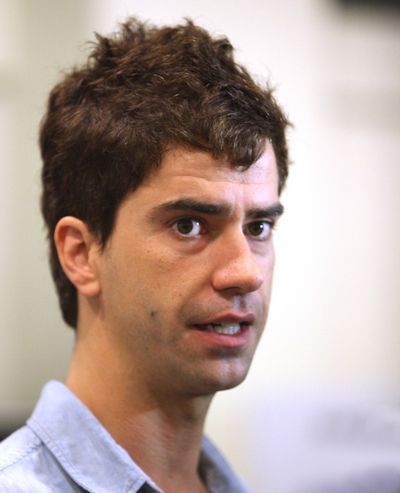 Hamish Linklater Photo