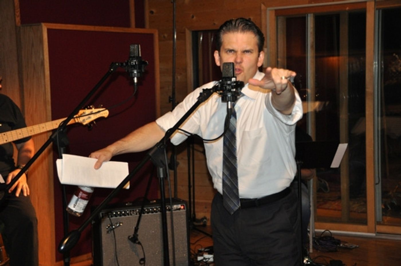 Photo Coverage: ANYTHING GOES Sings for 'Carols for a Cure'  Image