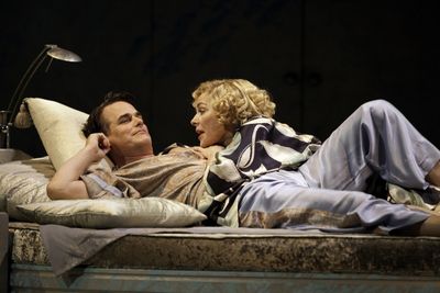 Paul Gross and Kim Cattrall Photo