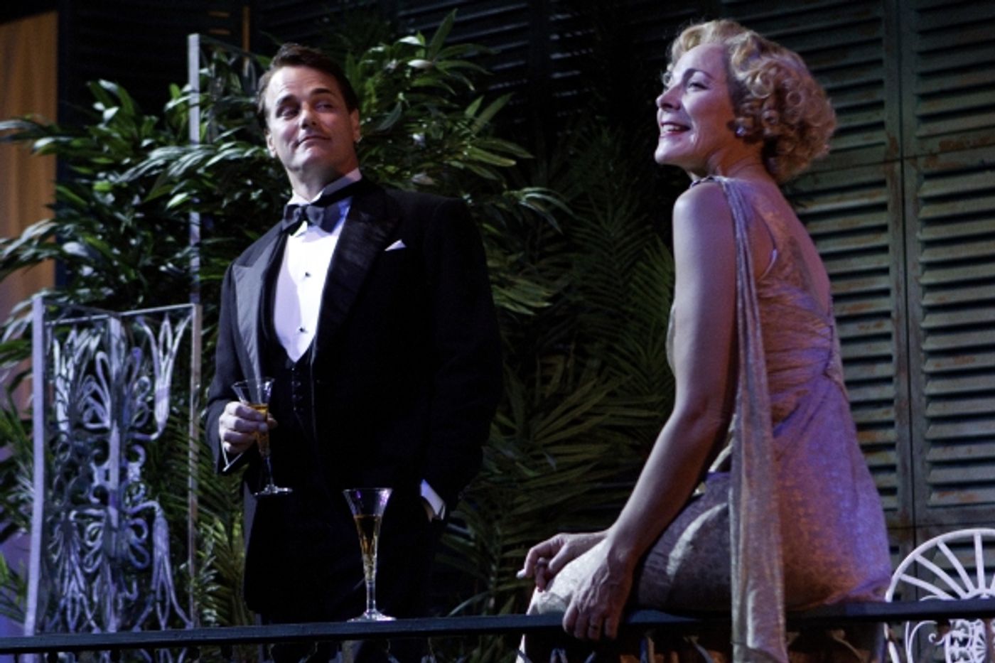 Photo Coverage: First Look at Kim Cattrall, Paul Gross in Toronto's PRIVATE LIVES!  Image