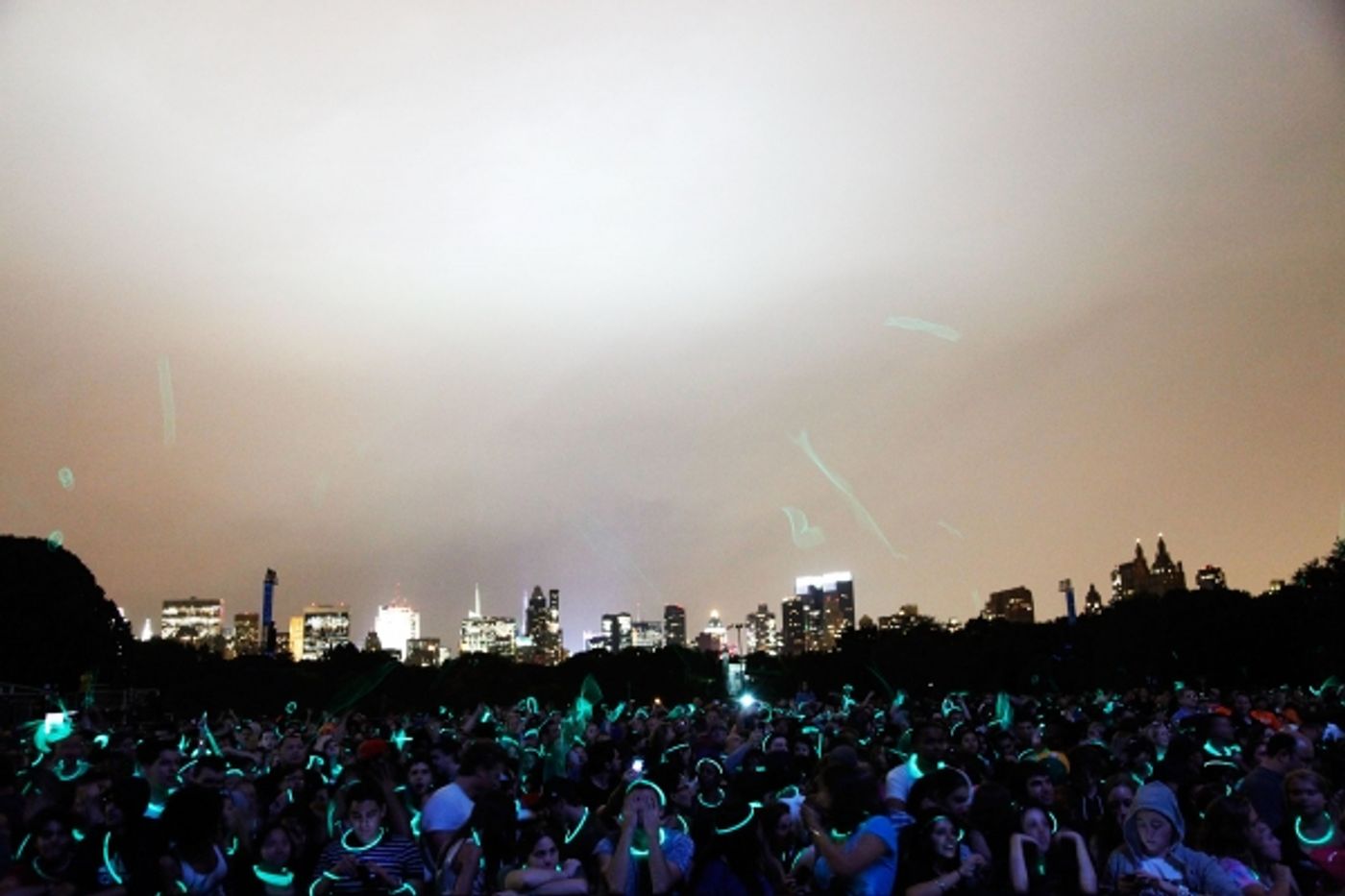 Photo Flash: Chase Presents The Black Eyed Peas Concert 4 NYC at Central Park  Image