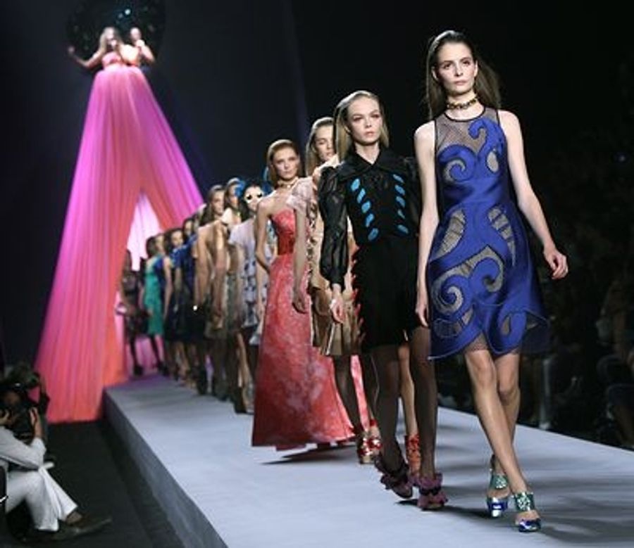 Photo Flash: Viktor & Rolf Runway Show Image