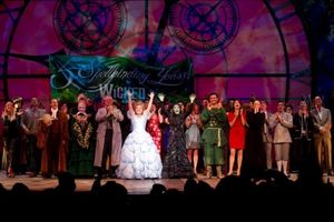 Rachel Tucker and the cast of West End\'s WICKED @ BroadwayWorld Rachel Tucker and the cast of West End\'s WICKED Photo