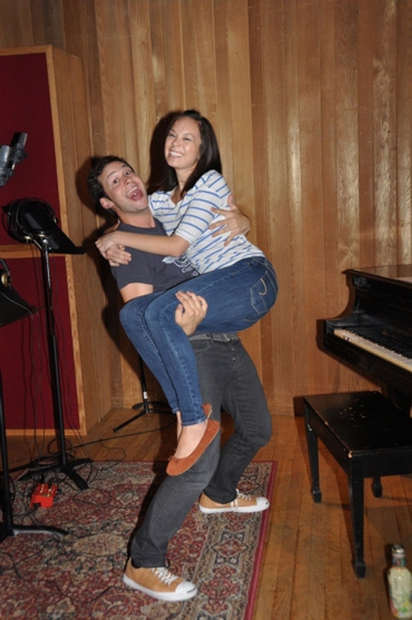 Photo Coverage: AVENUE Q Sings for 'Carols for a Cure'  Image