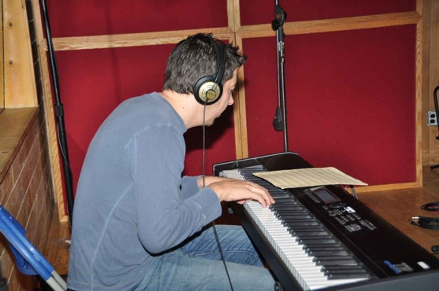 Photo Coverage: AVENUE Q Sings for 'Carols for a Cure'  Image