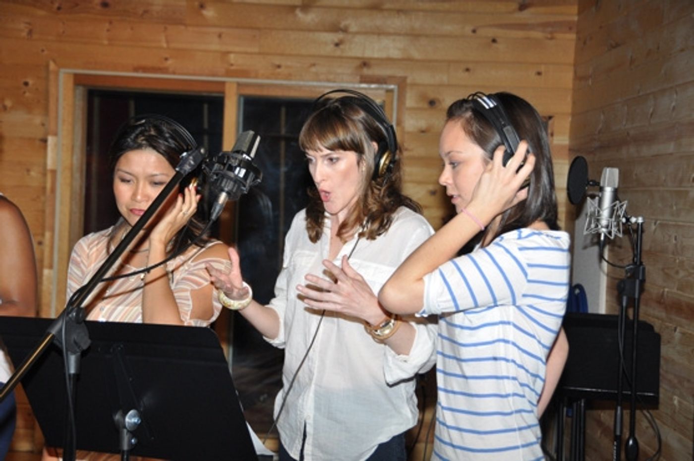 Photo Coverage: AVENUE Q Sings for 'Carols for a Cure'  Image