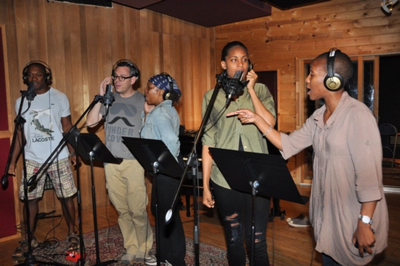 Photo Coverage: THE LION KING Sings for 'Carols for a Cure'  Image