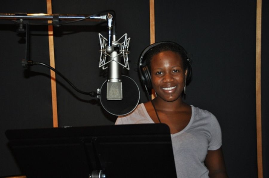 Photo Coverage: PRISCILLA's Anastacia McCleskey Sings for 'Carols for a Cure' Image