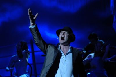 Paul Byrom Photo