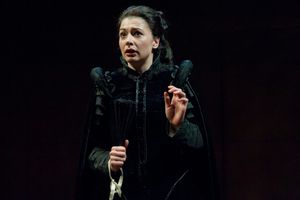 Frances McNamee(as Beatriz) Photo