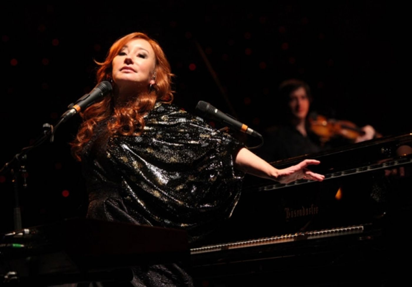 Photo Flash: Tori Amos Performs in Rome  Image