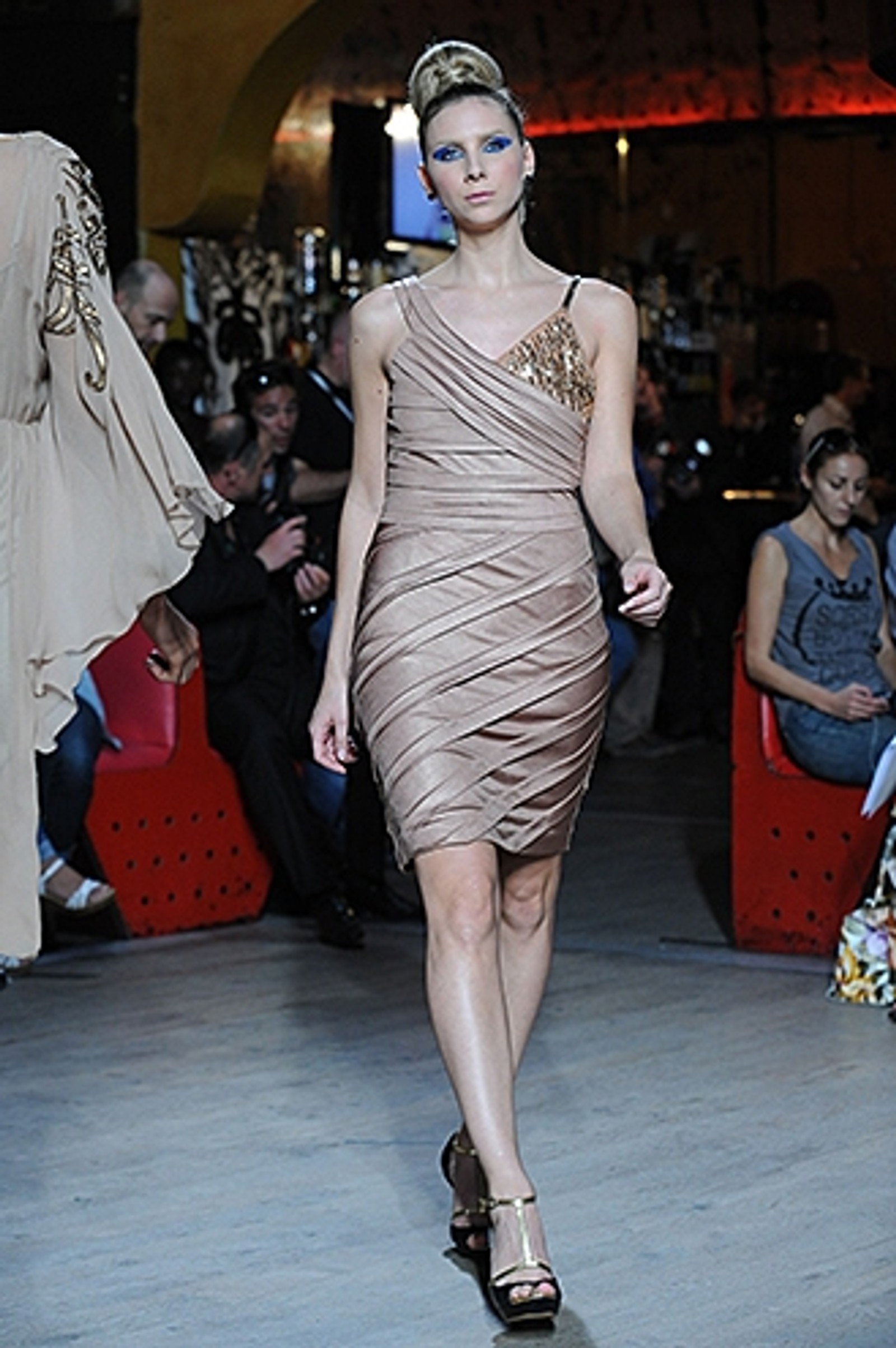 Photo Flash: Christophe Guillarmé Presents Spring-Summer 2012 Collection — photo 6 of 15