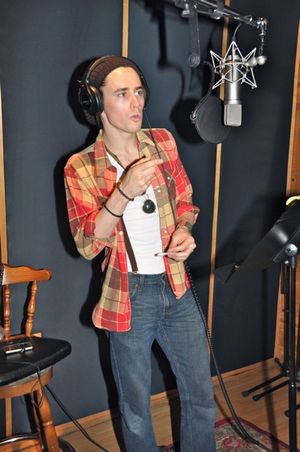 Reeve Carney Photo